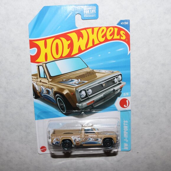 Hot Wheels lot of 12 Trucks variety of series all NIP - Picture 13 of 14